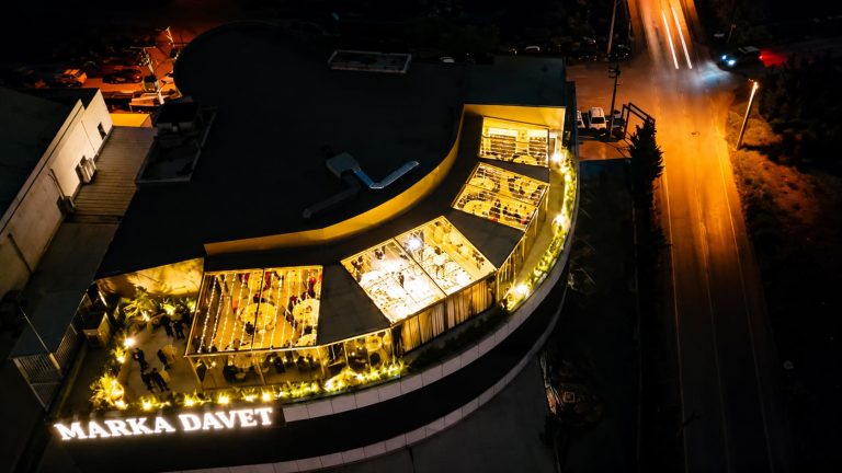 Bursa Nilüfer Marka Davet düğün salonu gece dış cephe görünümü