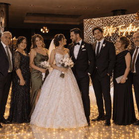 Bursa Marka Davet düğün salonunda gelin damat ve eğlenen davetliler
